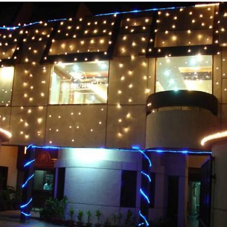 Hotel Executive Lucknow Ngoại thất bức ảnh