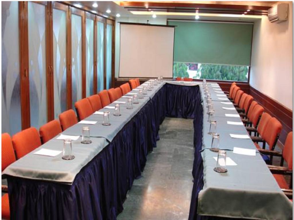 Hotel Executive Lucknow Ngoại thất bức ảnh