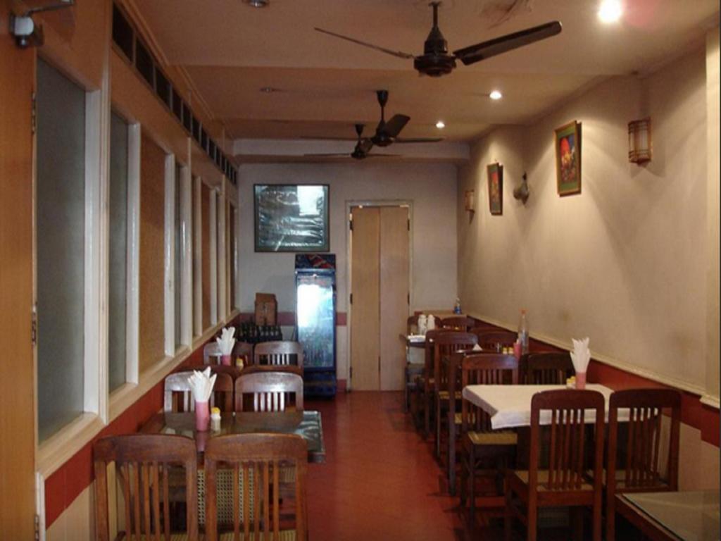 Oyo 15791 Flagship Hotel Executive Hazratganj Lucknow Ngoại thất bức ảnh