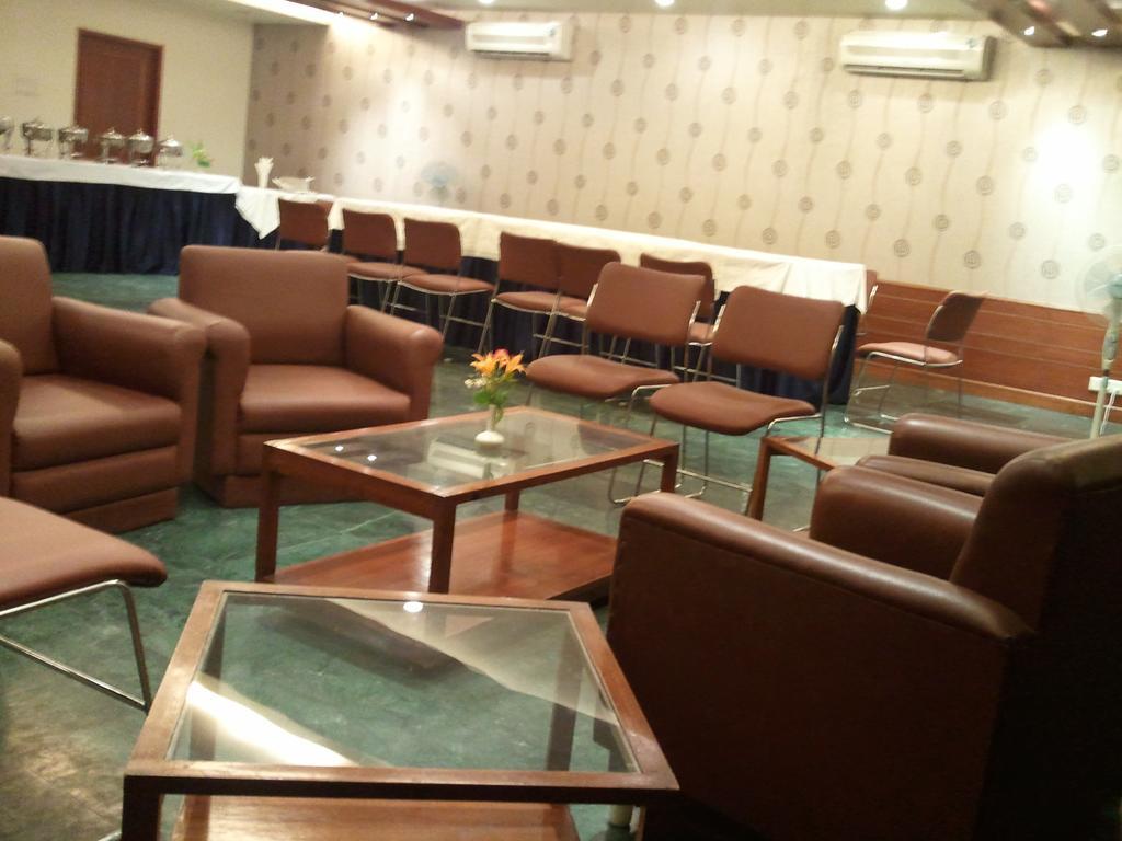 Hotel Executive Lucknow Ngoại thất bức ảnh