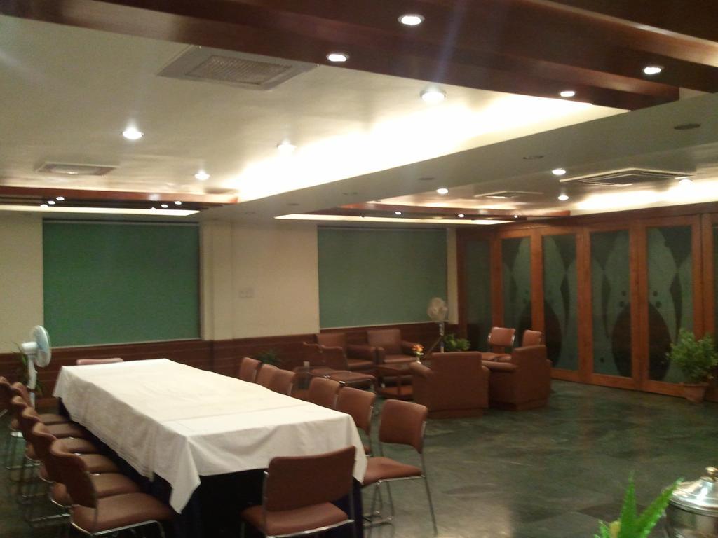 Oyo 15791 Flagship Hotel Executive Hazratganj Lucknow Ngoại thất bức ảnh