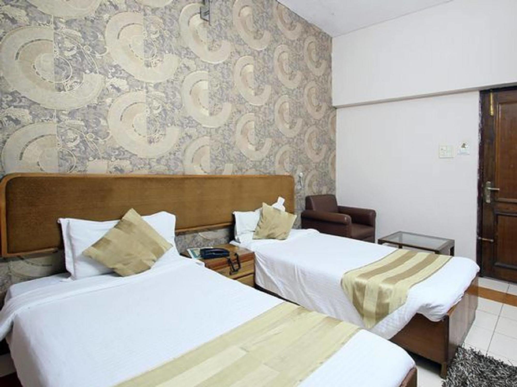 Oyo 15791 Flagship Hotel Executive Hazratganj Lucknow Ngoại thất bức ảnh