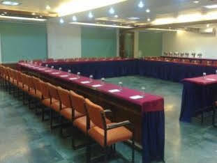 Oyo 15791 Flagship Hotel Executive Hazratganj Lucknow Ngoại thất bức ảnh